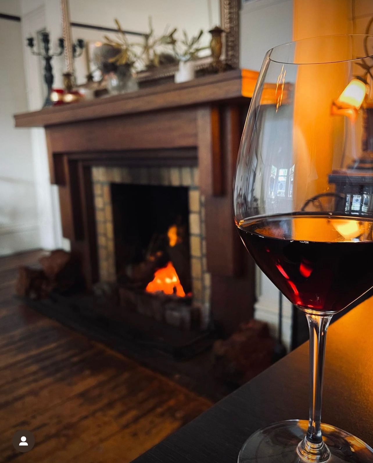 Wine and fire at Roxburgh House